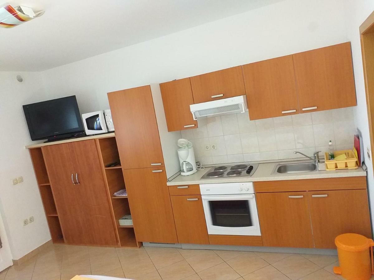 Apartments Vila Ana Vir Exterior foto